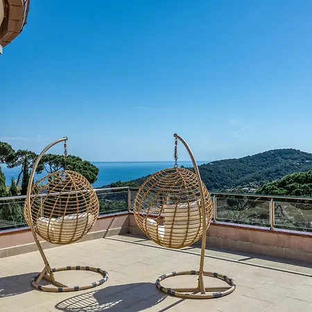 De Luxe A Vue Villa