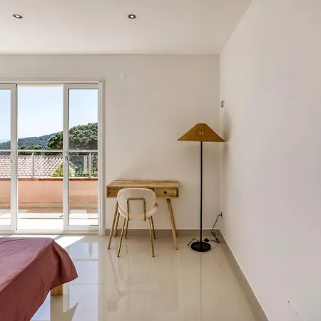 De Luxe A Vue