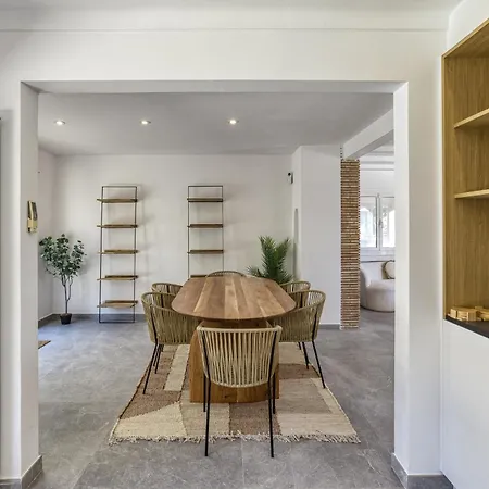 De Luxe A Vue Villa *
